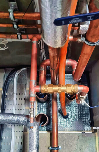 https://wangaraplumber.com.au/uploads/2025/06/commercial-plumbing-390382.jpg