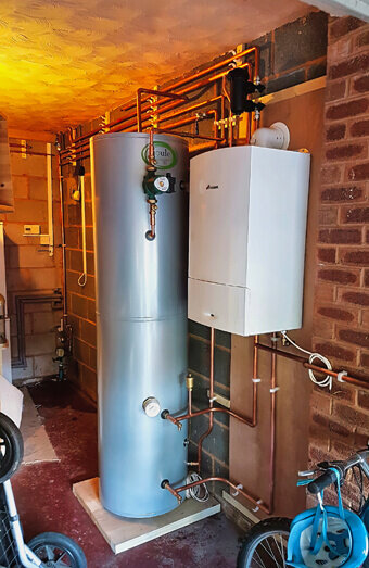 https://wangaraplumber.com.au/uploads/2025/06/hot-water-684599.jpg